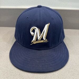 ⚾️ Milwaukee Brewers Navy Fitted Baseball Cap. Size 7.5